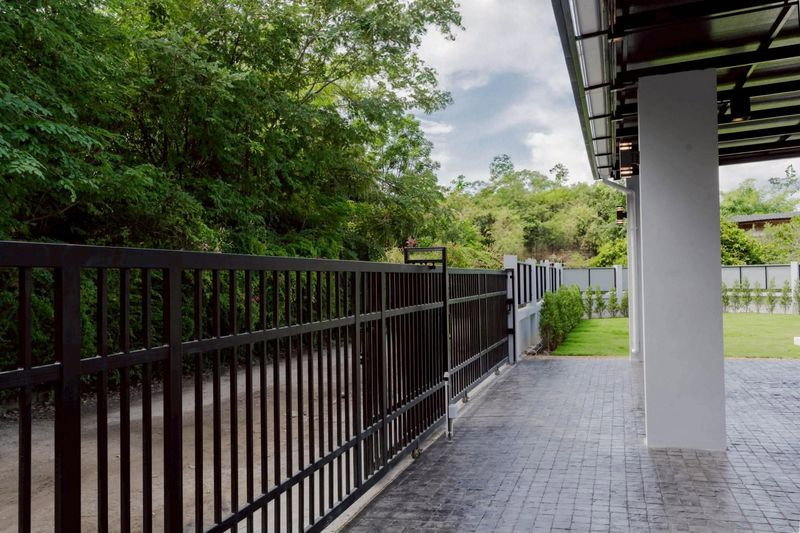 รูป 🏡 บ้านเดี่ยวพูลวิลล่า 2 ชั้น พร้อมสระว่ายน้ำส่วนตัว #พิกัดสันกลาง T. 063-6649056 - รูปที่ 3/20