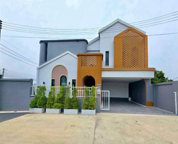 Luxury pool villas in Huai Yai, Pattaya. Prime location near Pattaya city.