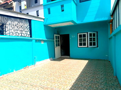 Townhouses for rent Pathumthani : ​🏡 Urgent! Affordable townhouse for rent at Saeng Tawan Village, Khlong 11. Newly renovated and ready to move in! 🌟