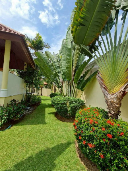 picture Luxury beachfront pool villa in Bang Saray, Chonburi. - 19/20