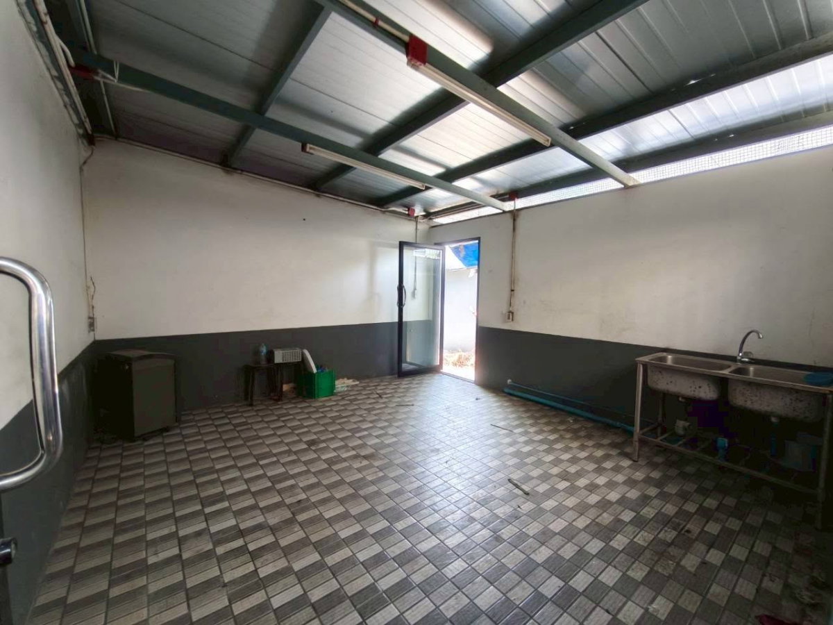 รูป 🏭 ขายโกดังพร้อมสำนักงาน ย่านบางขุนเทียน-เทียนทะเล 📌 พื้นที่ใหญ่ 383.9 ตร.วา พร้อมลิฟต์ โครงสร้างแข็งแรง ใกล้ถนนใหญ่ - รูปที่ 13/15