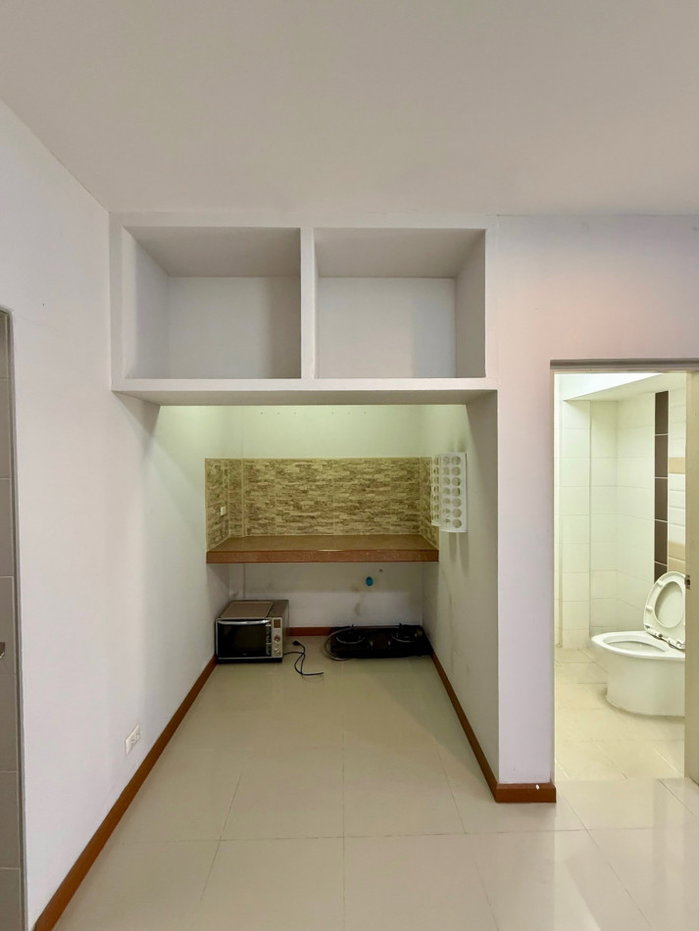 รูป ขายทาวน์โฮม 3 ชั้นหลังใหญ่ !! เดอะ ทรัสต์ ซิตี้ งามวงศ์วาน 25 ต่อเติมครัวแล้ว 4 นอน ใกล้ทางด่วนและเดอะมอลล์ - รูปที่ 11/12