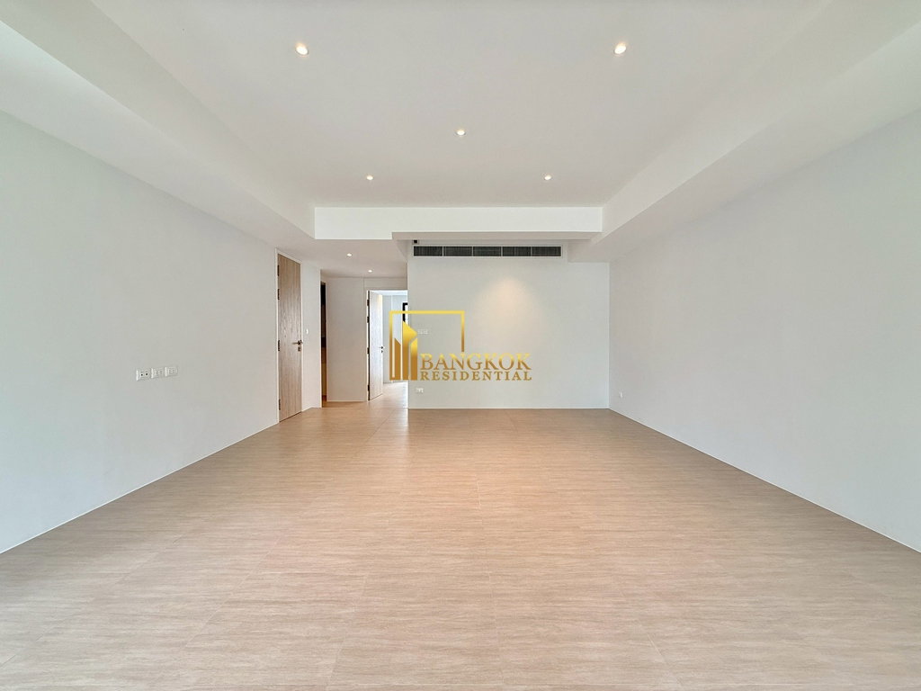รูป Modern 5 Bedroom Luxury House For Sale in Ekkamai Area - BR28364SH - รูปที่ 3/49