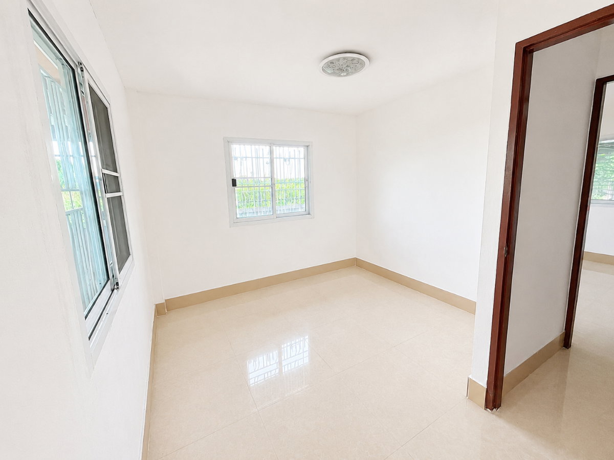 รูป 🔥 บ้านชั้นเดียว รีโนเวทใหม่ 🏡 หมู่บ้านอยู่สบายพรรพี วิลล่า คลองหนึ่ง เพียง 1.97 ล้านบาท! 🔥 - รูปที่ 11/16