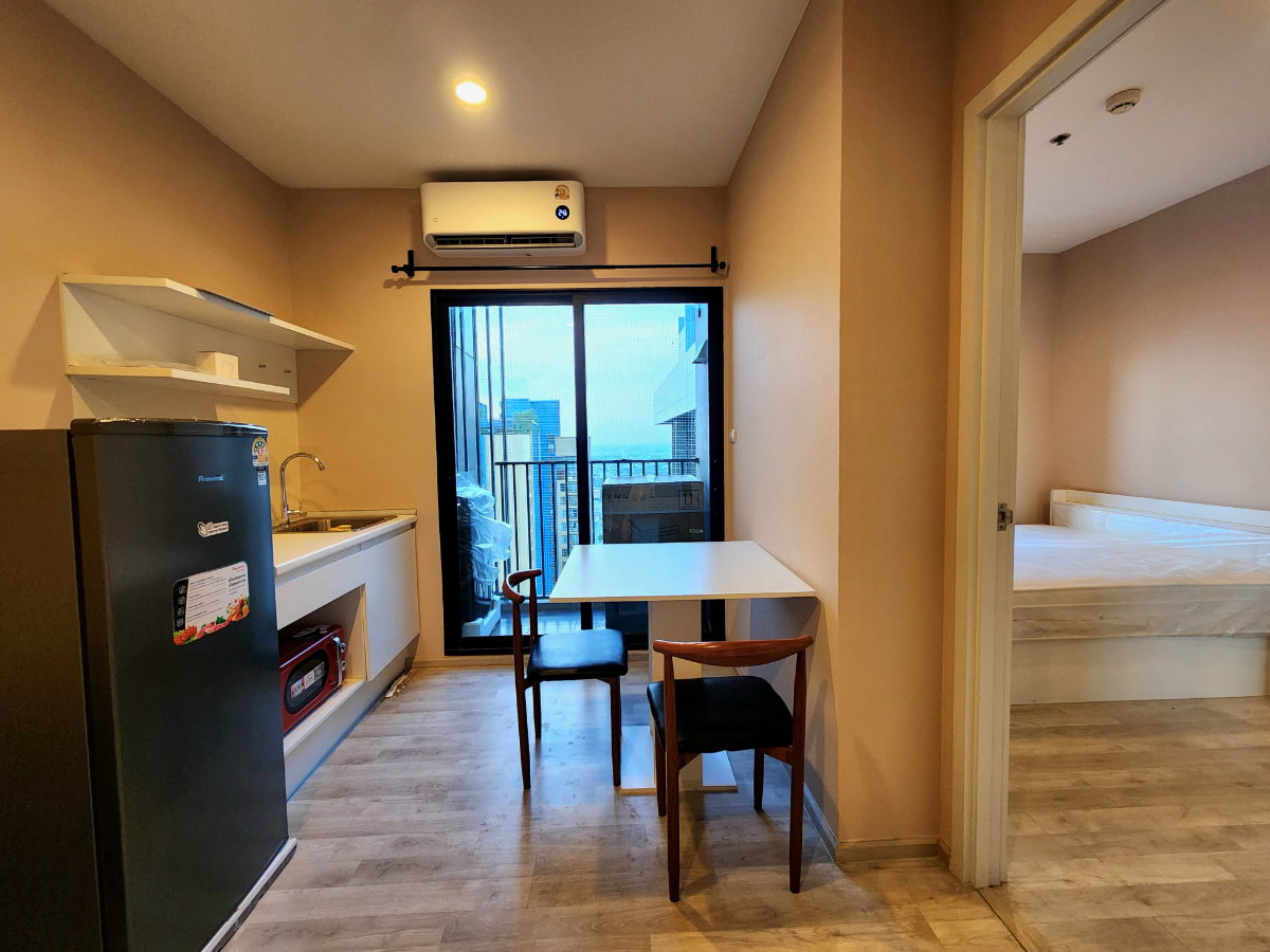 รูป **ห้องว่างครับ ทิศเหนือ รีโนเวทใหม่ มีเครื่องซักผ้า**ให้เช่า: พลัมคอนโด เซ็นทรัล สเตชั่น** มาดูนะเดี๋ยวไปก่อน!! ชั้นสูงวิวสวย SN490.88 - รูปที่ 52/90