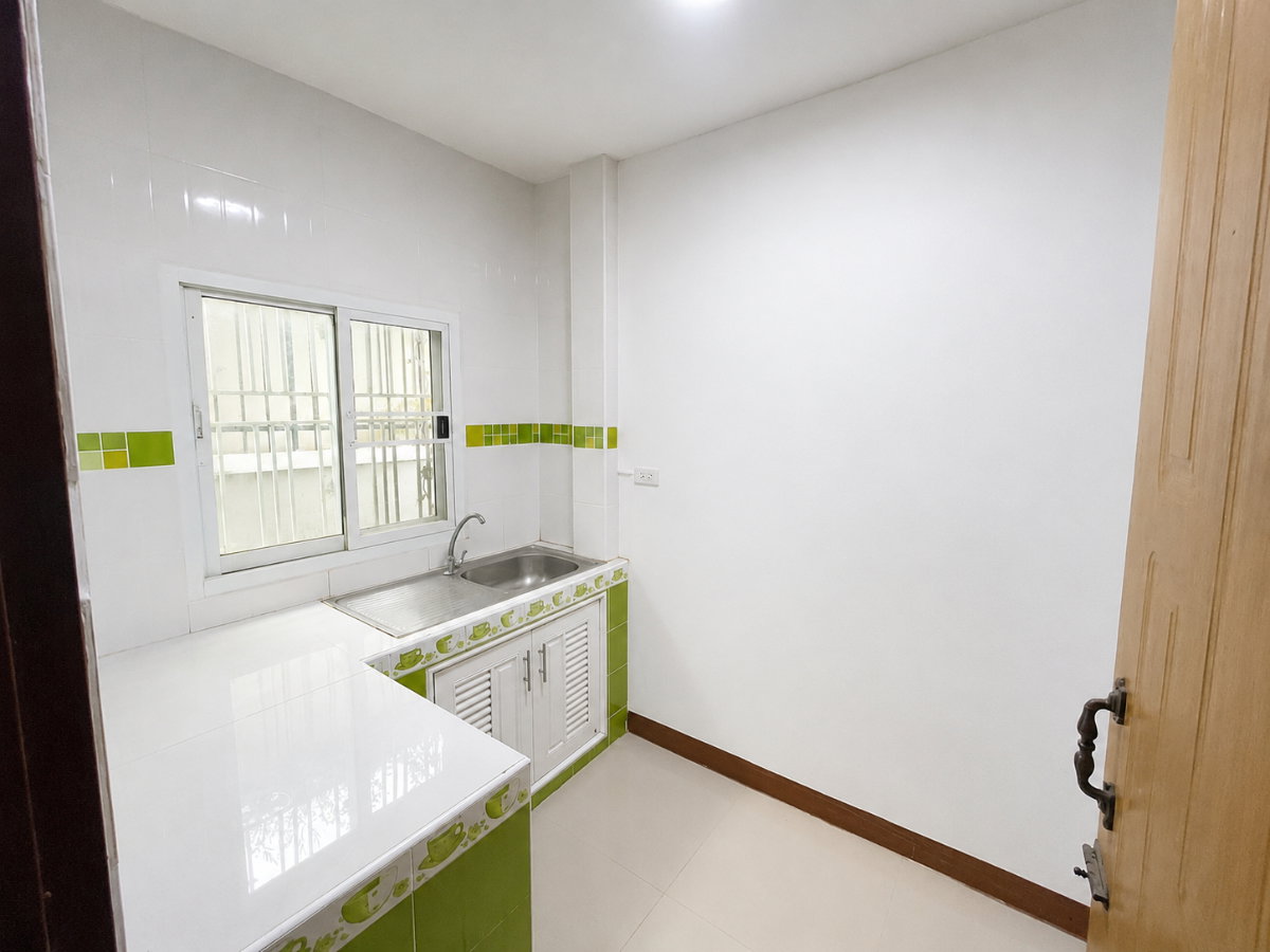 รูป 🔥 บ้านชั้นเดียว รีโนเวทใหม่ 🏡 หมู่บ้านอยู่สบายพรรพี วิลล่า คลองหนึ่ง เพียง 1.97 ล้านบาท! 🔥 - รูปที่ 9/16