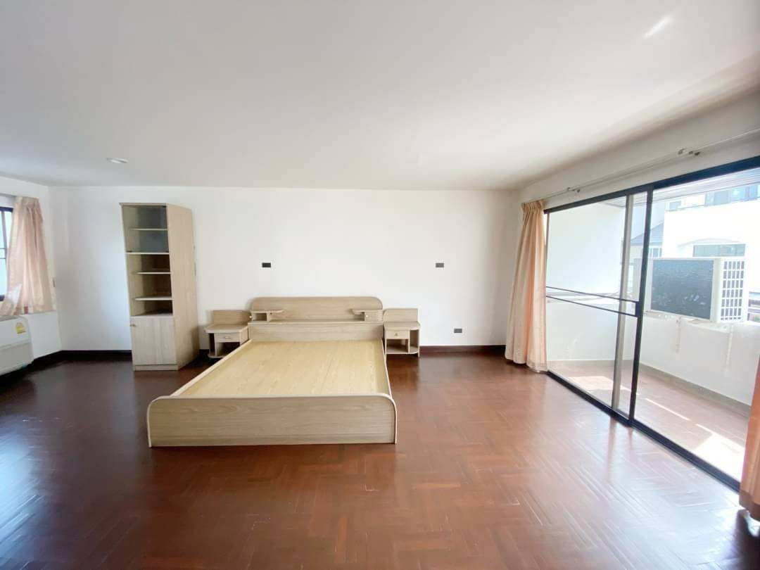 รูป ให้เช่าทาวน์โฮม 4 ชั้นครึ่ง เอกมัยซอย 10 ใกล้โรงเรียนสาธิต มศว. โครงการบ้านเจริญมิตร บนถนนสุขุมวิท เอกมัย ซอย 10 - รูปที่ 10/13