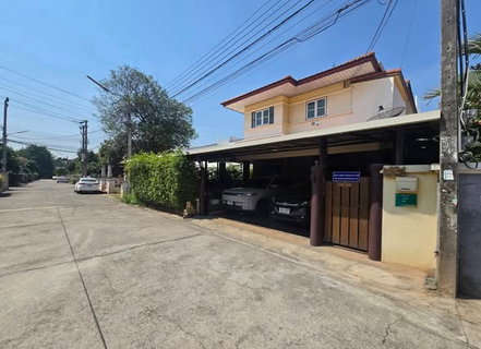 🔥 House for Sale – Newly Renovated 2-Storey Corner Detached House at Narapark Village, Near Rama 5 Circle