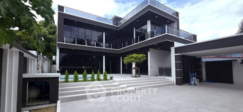 บ้านพูลวิลล่า 4 ห้องนอน สไตล์ Luxury Pool Villa ใน หินเหล็กไฟ (เลี้ยงสัตว์ได้) (ID 3079474)
