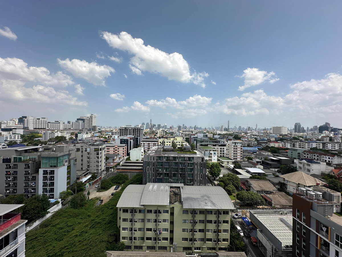 picture Newly renovated corner room with 2 bedroom walkable to mrt station - 15/16