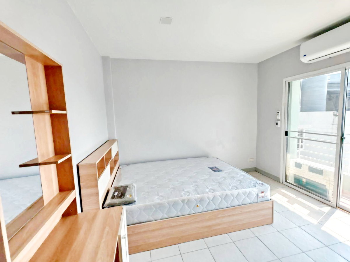 picture Hk0130, Home Office for rent 4 Br, Ratchada-Lat Phrao. - 10/18