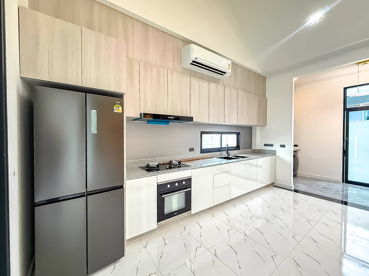picture Luxury Pool Villa for Sale Thung Klom Tan Man East Pattaya 3Bed - 2/13