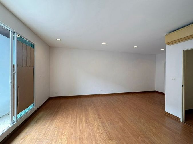 3-bed townhouse for sale, 180 sqm, 20 sq wah, Baan Klang Muang S Sense Sathorn - Taksin 2