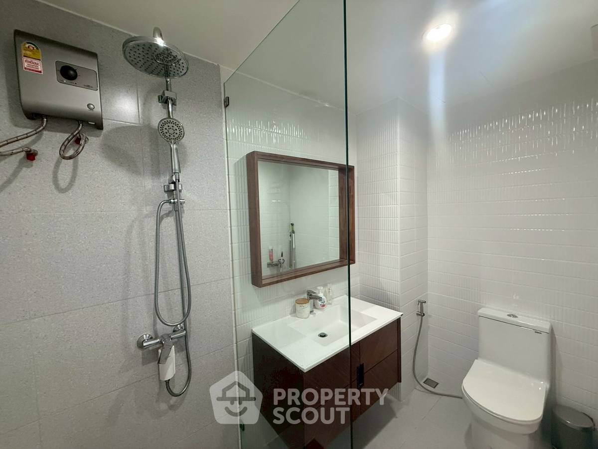 picture 1-BR 40 Sqm Condo At Life @ Sathorn 10, 100m to BTS Saint Louis (ID 791120) - 14/15
