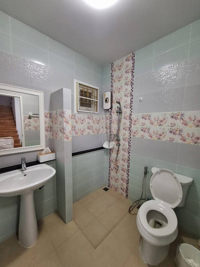 รูป ให้เช่าบ้านเดี่ยว หมู่บ้านแสนสราญ. เนื้อที่ 68 ตร.ว. 5 ห้องนอน 4 ห้องน้ำ - รูปที่ 18/22