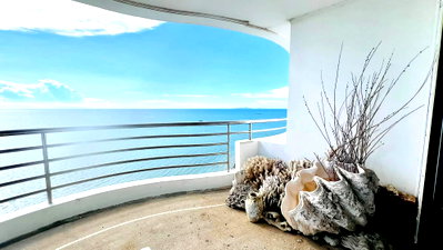 Condos for rent : Royal Cliff Garden Luxury Sea View Condo for Rent Pratumnak
