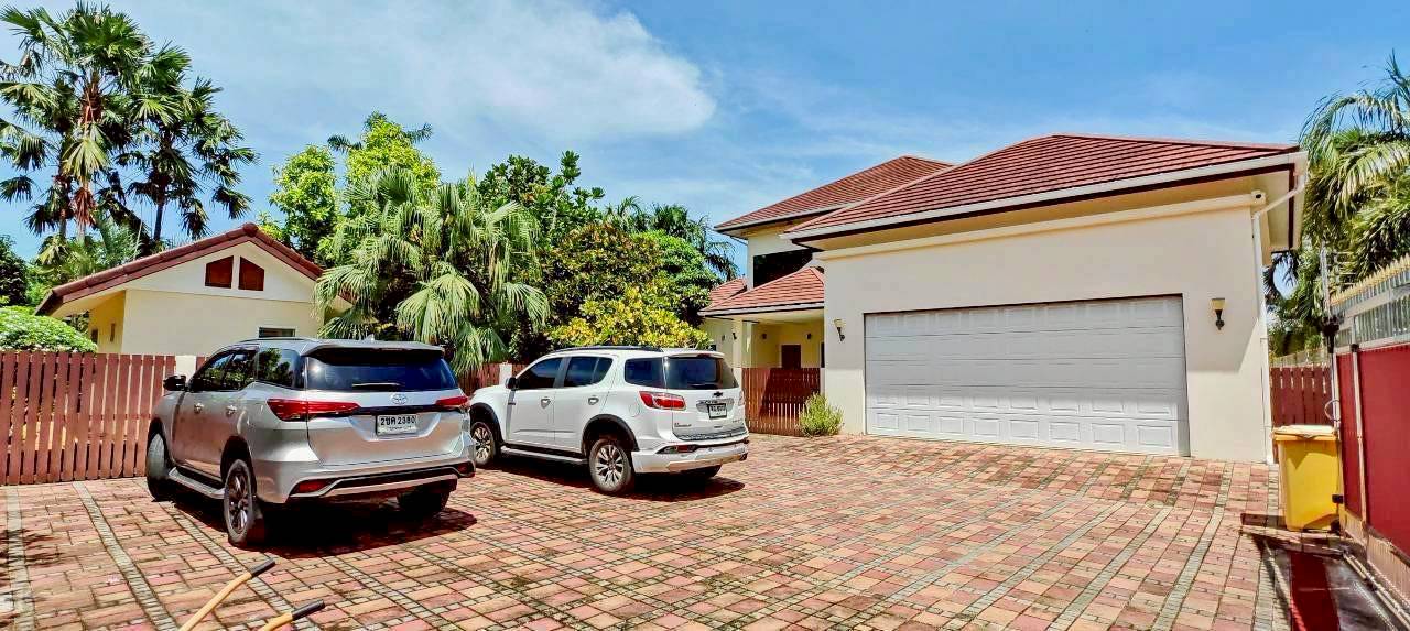 picture Spacious Garden Home on 1 Rai Near Bang Saray Beach - 20/20