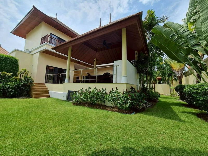 picture Luxury beachfront pool villa in Bang Saray, Chonburi. - 18/20