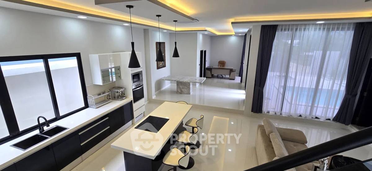 picture Pet-Friendly 4-BR Pool Villa, Luxury Pool Villa in Hin Lek Fai (ID 3079474) - 3/16