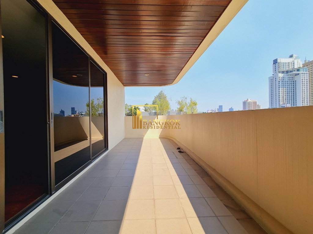 รูป Expansive 4 Bed Duplex Apartment With Private Terrace - BR0087AP - รูปที่ 35/40