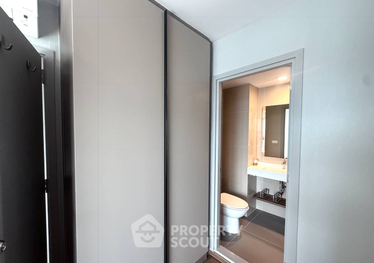 picture High-Floor 2-BR 60 Sqm Condo At Ideo Phaholyothin Chatuchak, 200m To BTS Saphan Khwai (ID 2029264) - 8/10