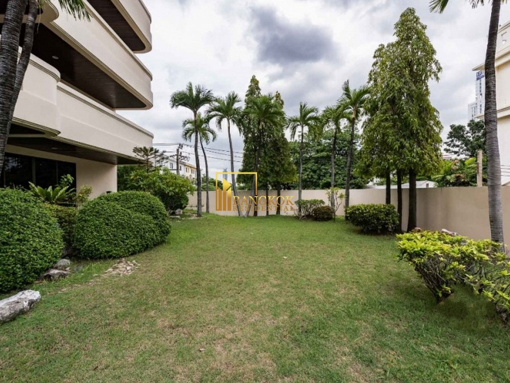 รูป Expansive 4 Bed Duplex Apartment With Private Terrace - BR0087AP - รูปที่ 39/40