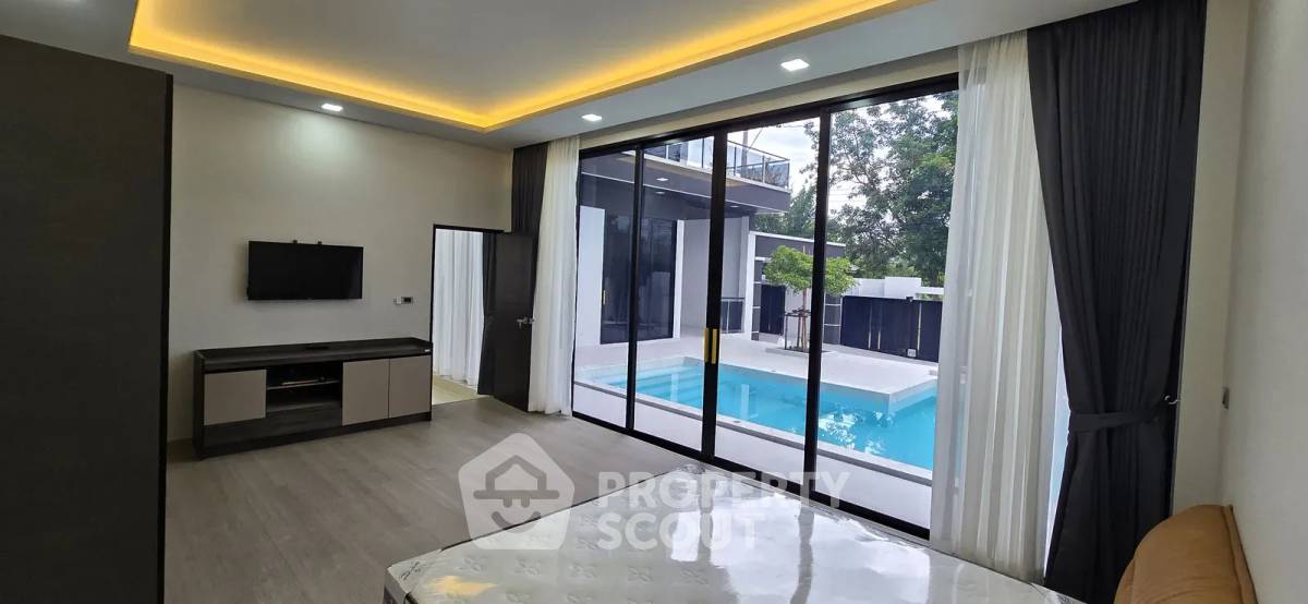 picture Pet-Friendly 4-BR Pool Villa, Luxury Pool Villa in Hin Lek Fai (ID 3079474) - 7/16