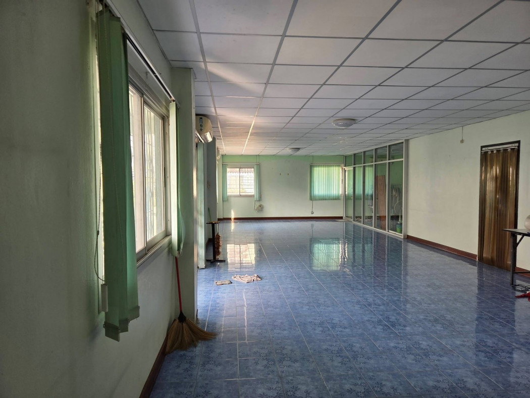 รูป ให้ เช่า โรงงานพร้อมสำนักงาน 1,230 ตรม. ผังม่วงลาย แฟคทอรี่แลนด์ 1 พุทธมณฑลสาย 5 สภาพ 100% เทพื้นใหม่ รถ พ่วงเข้าได้ - รูปที่ 4/8