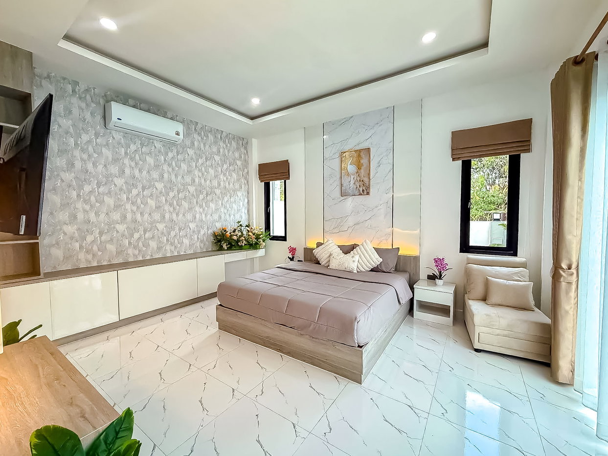 picture Luxury Pool Villa for Sale Thung Klom Tan Man East Pattaya 3Bed - 4/13
