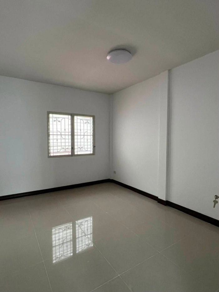 รูป ให้เช่าทาวน์โฮม ม.ประภัสสร หลังโรบินสัน บ่อวิน ศรีราชา - รูปที่ 9/12