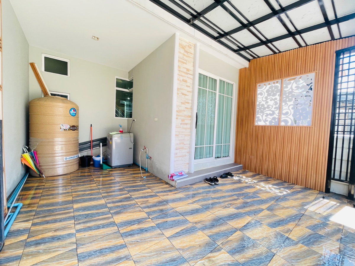 รูป 🏡 ให้เช่าทาวน์โฮม 2 ชั้น ในโครงการหรู พร้อมเฟอร์นิเจอร์ครบชุด ทำเลดีมาก เดินทางสะดวก ใกล้ตลาดทวีโชค ห้างสรรพสินค้า โรงพยาบาล โรงเรียน และอีกมากมาย - รูปที่ 2/14
