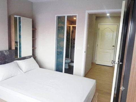 MRT Sutthisan 850 m. Condo Humble Living @ Fueangfu ( Rental ) Price 9,500 Baht