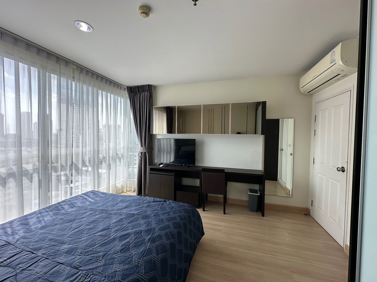 picture Newly renovated corner room with 2 bedroom walkable to mrt station - 6/16