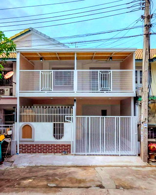 ขายทาวน์โฮม : บ้านสวย 4 ห้องนอน  #หมู่บ้านพฤกษา 30  ถนนบ้านกล้วย – ไทรน้อย  บางบัวทอง  ใกล้เซ็นทรัล เวสเกต