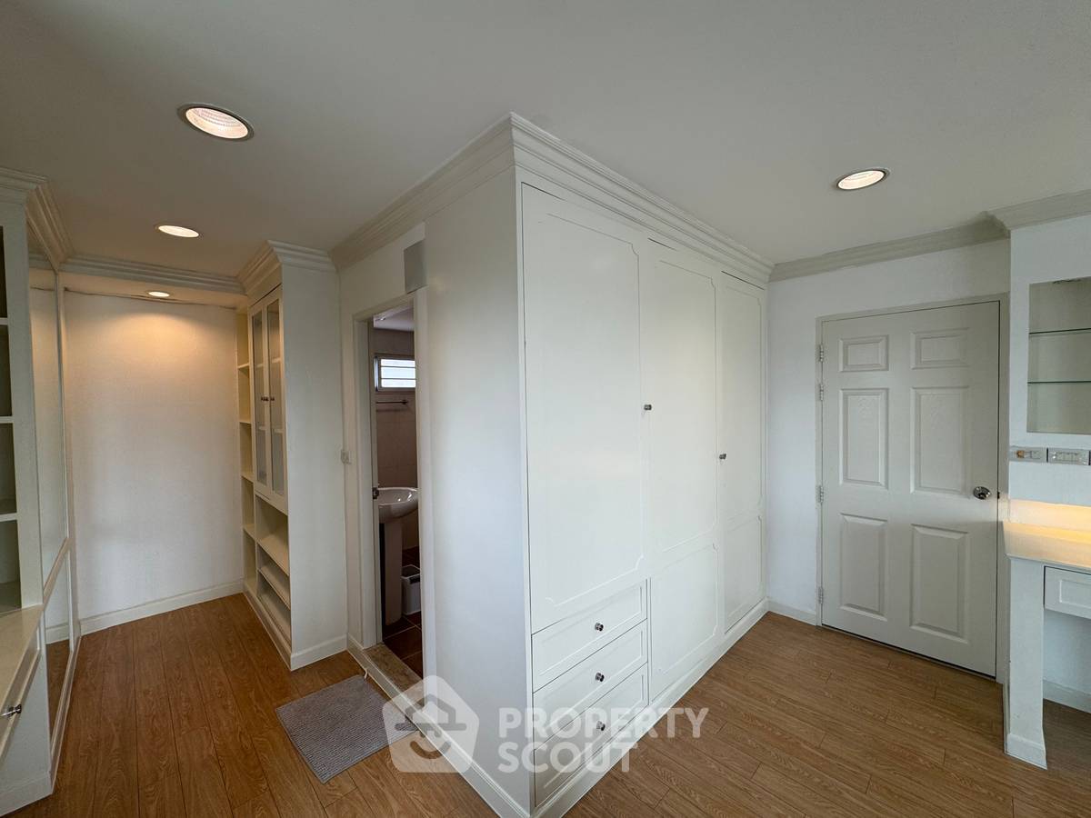 picture 2-BR Condo For Rent In Lumpini Suite Ratchada-Rama 3, Near Chong Nonsi (ID 2085263) - 17/24
