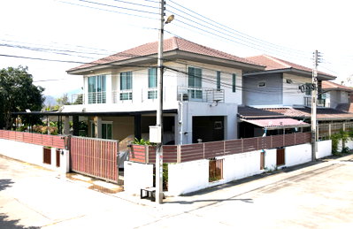 บ้านเดี่ยว ที่ว่าการอำเภอบ้านบึง : ขายบ้านเดี่ยว 2 ชั้น บ้านบึง ชลบุรี หมู่บ้านบูรพาเมาท์เท่น หลังมุม มีสระว่ายน้ำส่วนตัว
