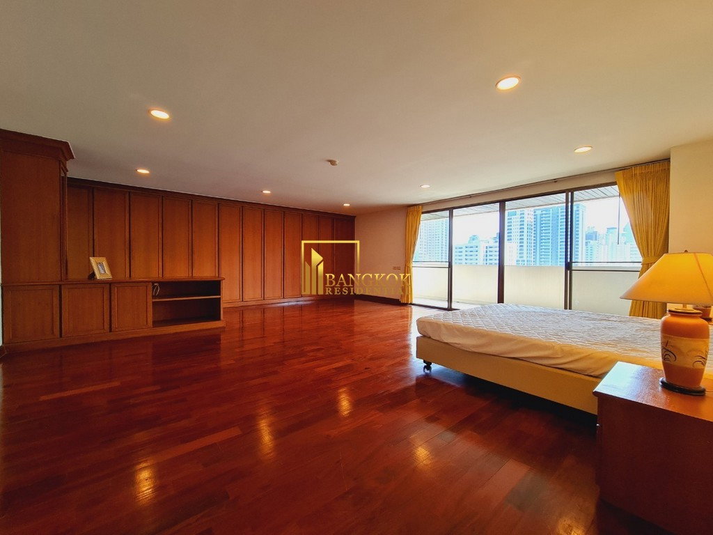 รูป Expansive 4 Bed Duplex Apartment With Private Terrace - BR0087AP - รูปที่ 31/40
