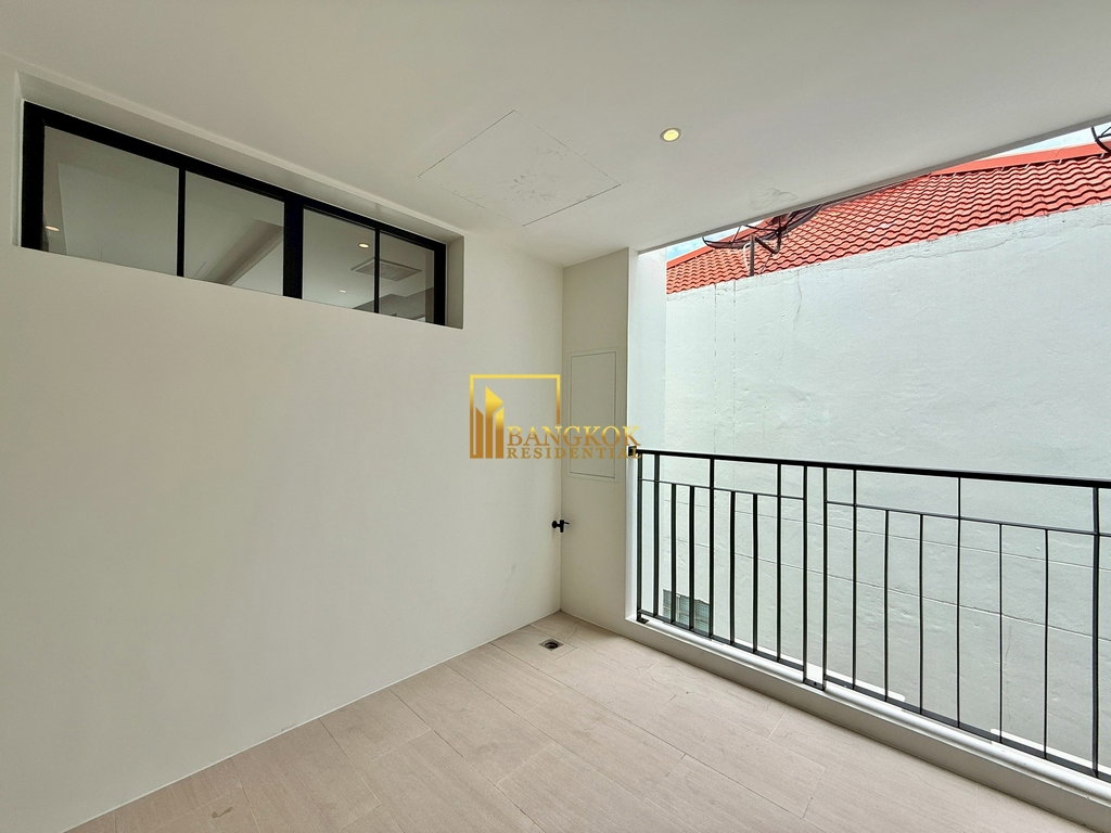 รูป Modern 5 Bedroom Luxury House For Sale in Ekkamai Area - BR28364SH - รูปที่ 20/49