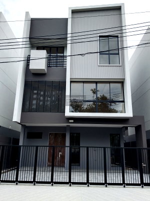 Houses for rent Bangkok : For Rent House , Feel Town Lat Phrao 101 , high floor , wide frontage , MRT-Ladprao 101 , Khlong Chao Khun Sing , Wang Thong Lang , Bangkok , CX-165164 ✅ Live chat with us ADD LINE @connexproperty ✅