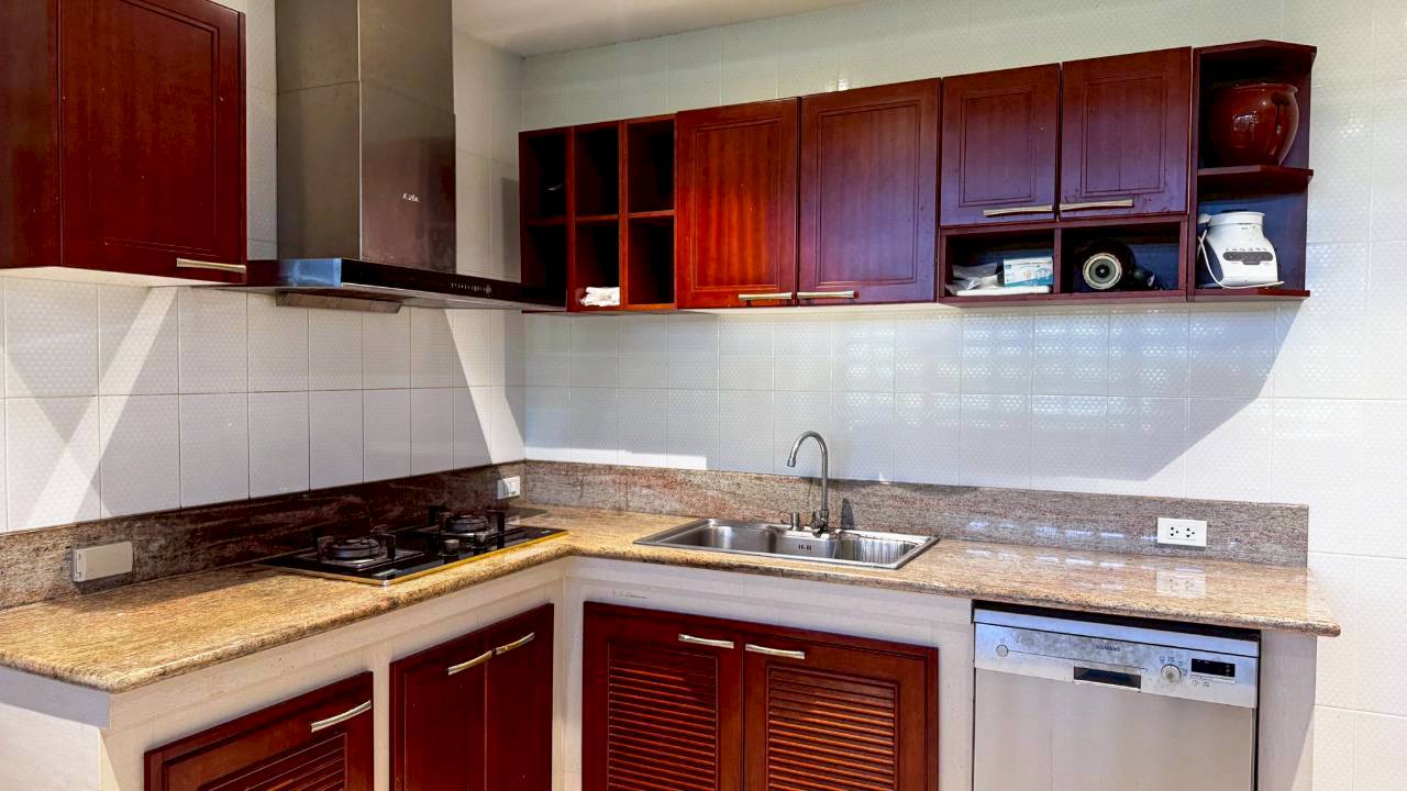 picture Spacious Garden Home on 1 Rai Near Bang Saray Beach - 10/20