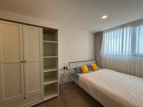 🏙️✨ High floor, beautiful view, ready to move in! For Rent: The Origin Sukhumvit – Praksa ✨🏙️