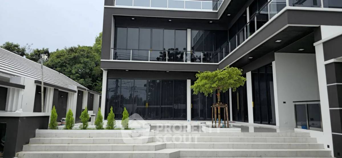 picture Pet-Friendly 4-BR Pool Villa, Luxury Pool Villa in Hin Lek Fai (ID 3079474) - 15/16