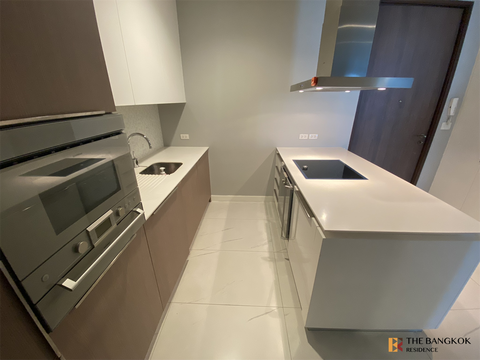 185 Rajadamri Luxury Unit, Ready for You Without the Wait near BTS Ratchadamri