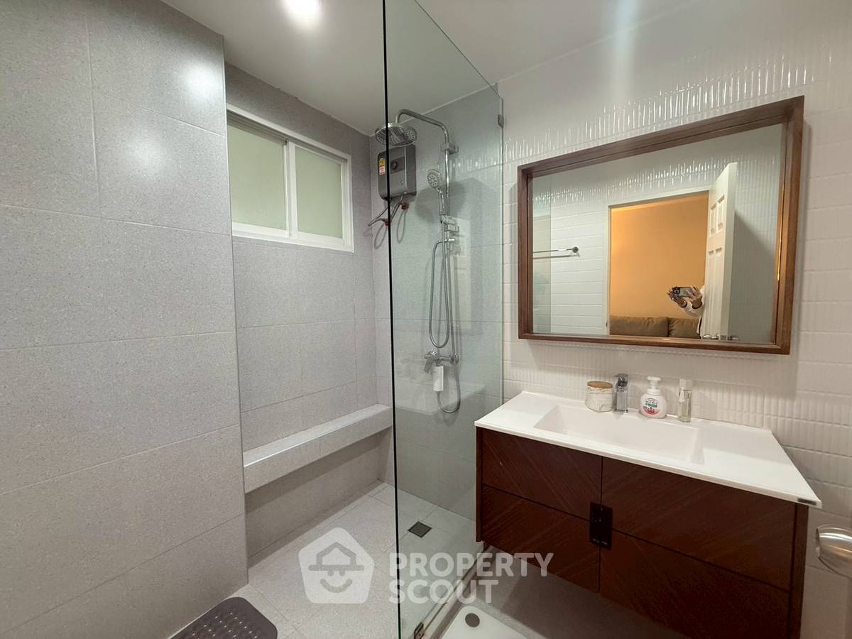 picture 1-BR 40 Sqm Condo At Life @ Sathorn 10, 100m to BTS Saint Louis (ID 791120) - 15/15