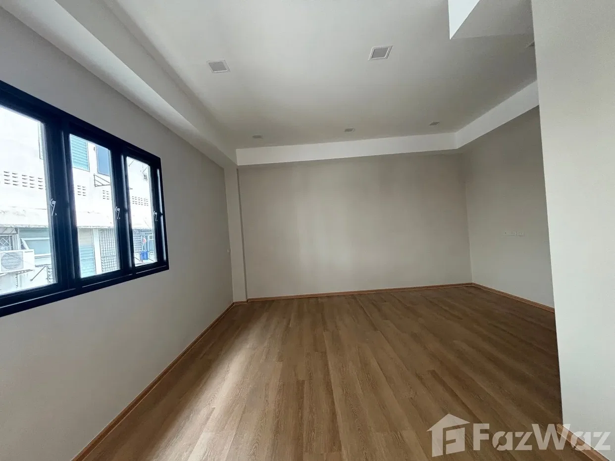 picture 3 Bedroom House for rent in Bang Chak, Bangkok 6598054 - 8/9