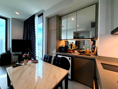 Condos for sale : The crest park residence condo 2bedrooms for sale Tel 082-3899314 ( Boo )