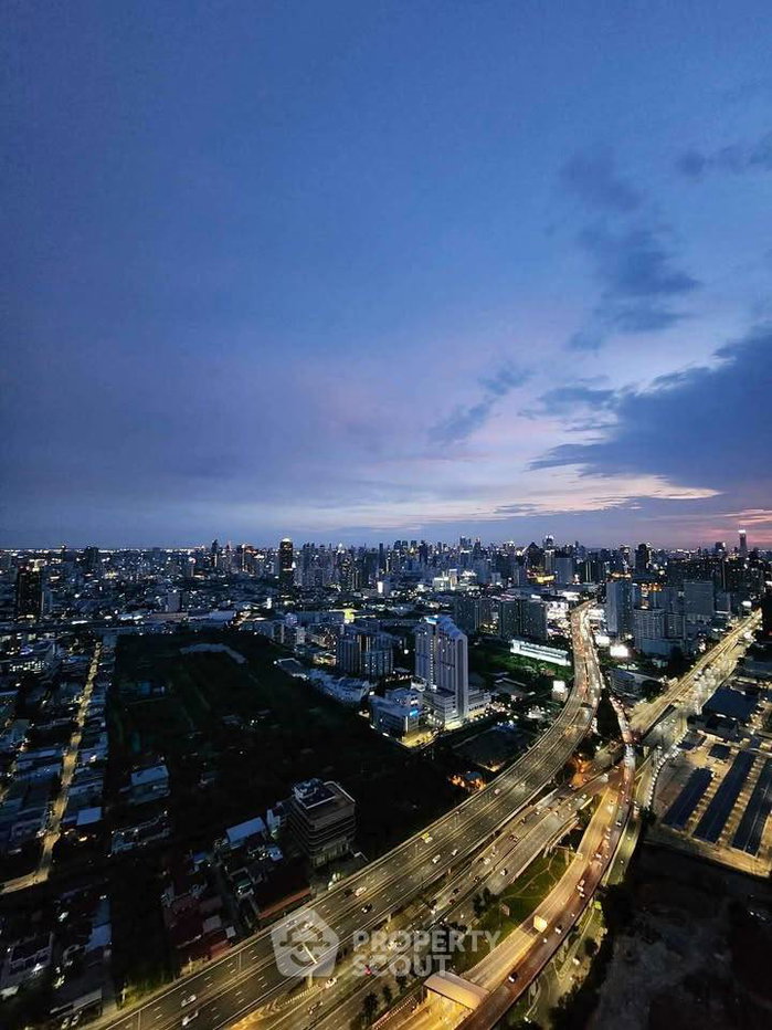 รูป คอนโด 1 ห้องนอน ชั้น 15 ขนาด 37 ตร.ม. แลนด์มาร์ค @MRT สถานี บางกะปิ (ID 3109427) - รูปที่ 24/26