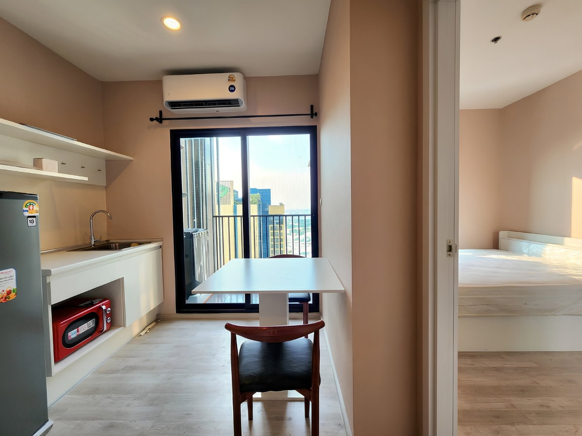 รูป **ห้องว่างครับ ทิศเหนือ รีโนเวทใหม่ มีเครื่องซักผ้า**ให้เช่า: พลัมคอนโด เซ็นทรัล สเตชั่น** มาดูนะเดี๋ยวไปก่อน!! ชั้นสูงวิวสวย SN490.88 - รูปที่ 15/90