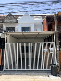For Sale, Newly renovated 2-Story Townhouse near ABAC (Hua Mak),  air conditioning installed, move-in ready.