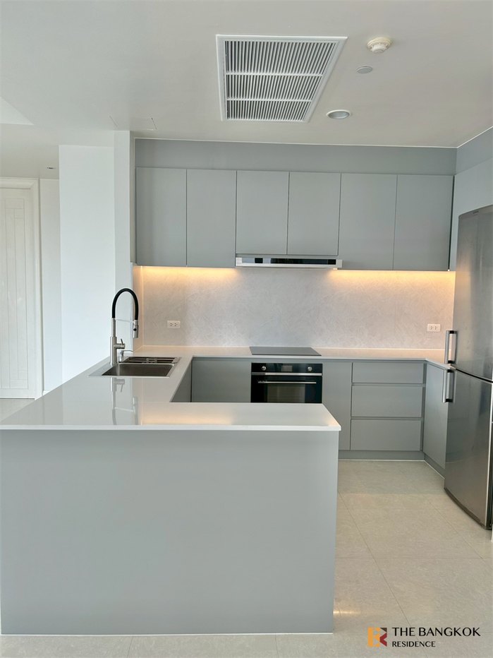 picture Luxury Unit, Ready for You Without the Wait Q Langsuan near BTS Ratchadamri - 9/10